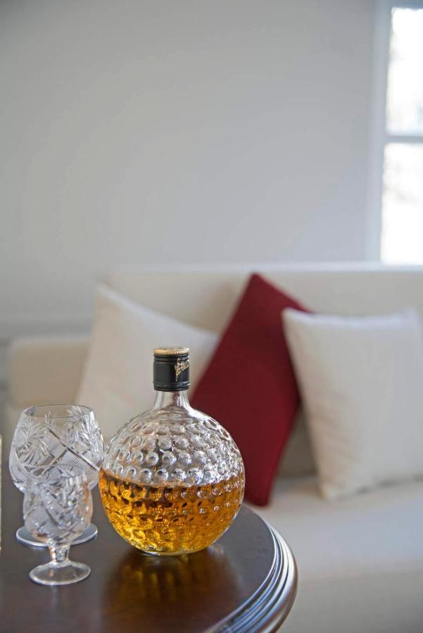 Four Streets Athens - Luxury Suites Apartments In Athens Ngoại thất bức ảnh